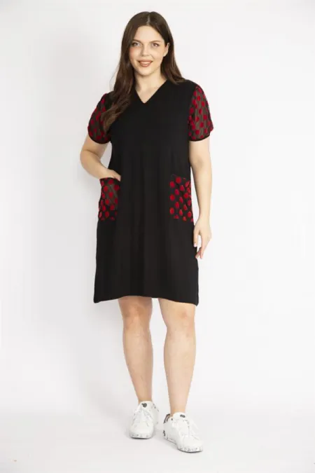 Kadın Siyah Büyük Beden Kol Ve Cepleri Desenli Tül Detaylı V Yakalı Elbise