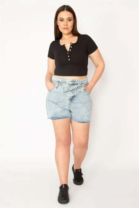 KADIN MAVİ YIKAMA EFEKTLİ KUŞAKLI PAÇASI PİS DİKİŞLİ JEAN ŞORT
