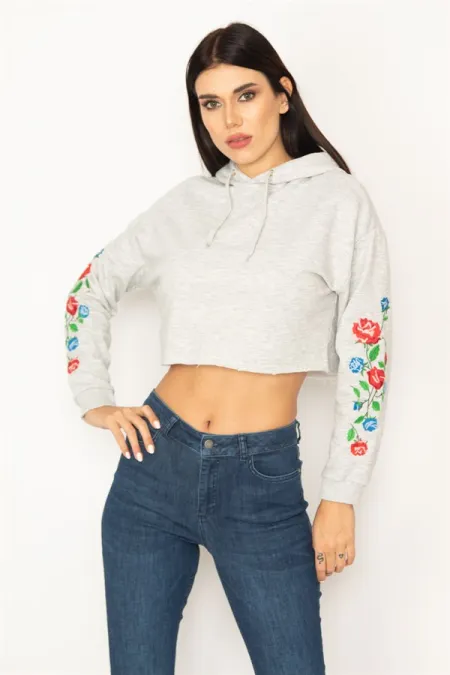 WOMEN'S GRAY EMBROIDERY DETAILED SLEEVE 3-THREAD HOODED SWEATSHIRT