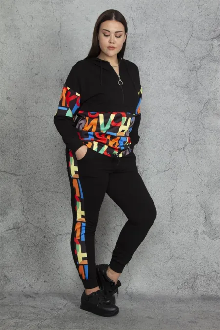 KAPŞONLU FERMUAR VE BASKI DETAYLI KUŞGÖZLÜ SWEATSHİRT PANTOLON TAKIM