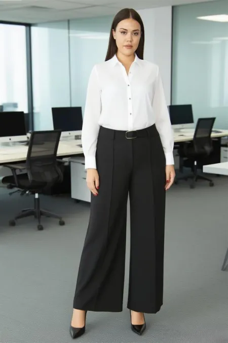 Kadın Siyah Geniş Paçalı Beli Toka Detaylı Klasik Pantolon 65N28520