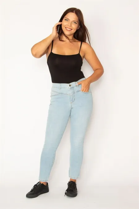 Kadın Mavi Ön Kup Detaylı Yan Kemeri Lastikli Likralı Kot Pantolon 65N34332