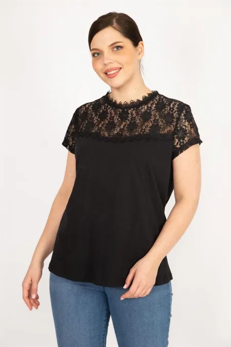 Kadın Siyah Büyük Beden Pamuklu Kumaş Ön Robası Ve Kolları Dantel Bluz