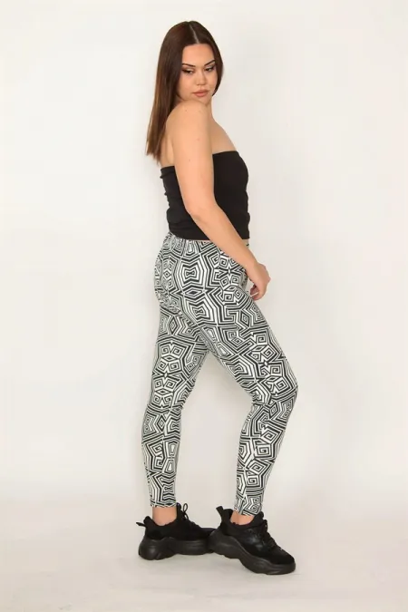 Kadın Siyah Geometrik Desenli Tayt Pantolon 65N32363