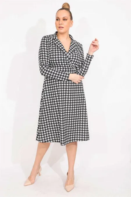 KADIN SİYAH KAZAYAĞI DESENLİ ANVELOP YAKALI ELBİSE 26A35519