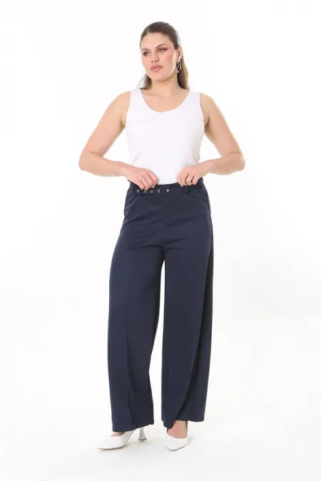 Kadın Büyük Beden Beyaz Kemer Aksesuarlı Geniş Paçalı Cepsiz Pantolon 65N37818