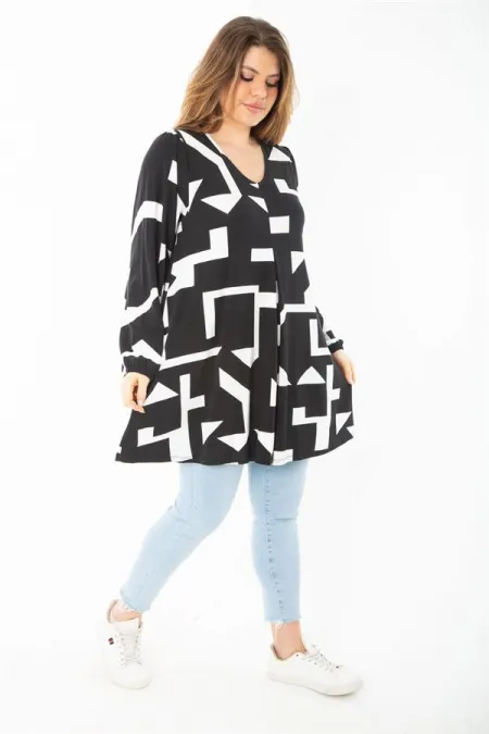 Kadın Büyük Beden Siyah Önü A Pileli V Yakalı Uzun Kollu Tunik 65N37437