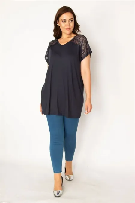Kadın Lacivert Omuzları Dantel V Yakalı Bluz 65N33848