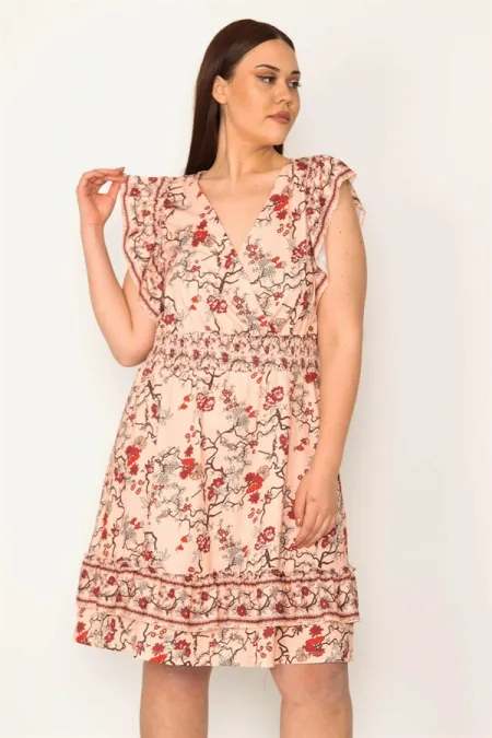 KADIN RENKLİ BELİ GİPE LASTİKLİ ANVELOP YAKA KOL VE ETEK UCU FIRFIRLI KATLI ELBİSE