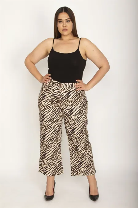 Kadın Kahve Likralı Gabardin Kumaş Geniş Paçalı Desenli Bilek Boy Pantolon 65N26184