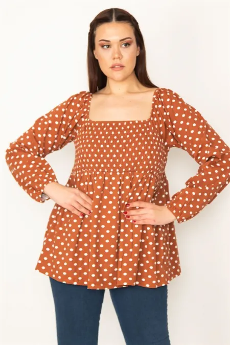 KADIN TABA GÖĞÜS KISMI GİPE LATİKLİ PUAN DESENLİ BLUZ
