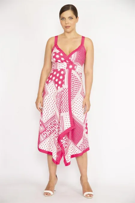 Robe longue rose grande taille à bretelles et col cache-cœur