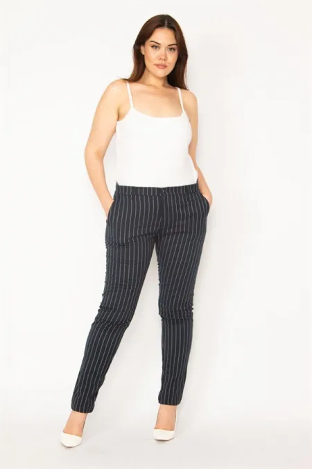 KADIN LACİVERT ÇİZGİLİ YAN VE ARKA FLETO CEPLİ KLASİK PANTOLON