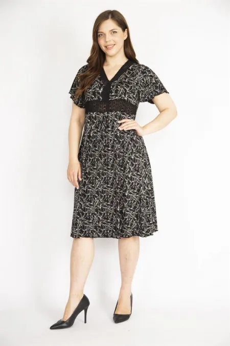 Kadın Siyah Büyük Beden Yaka Ve Beli Geniş Kopenaki Dantelli Evaze Elbise