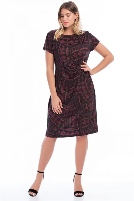 Robe bordeaux à taille détaillée pour femme