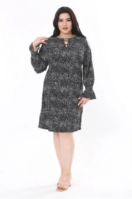 Kadın Siyah Yaka Detaylı Kol Ağzı Lastikli Uzun Kollu Elbise 65N37943