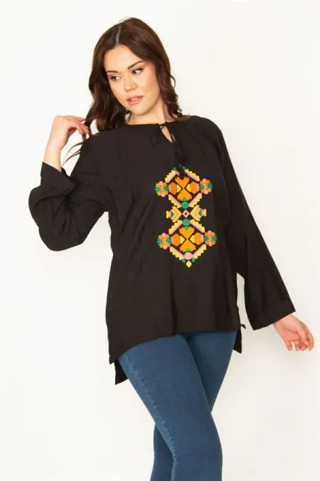 KADIN SİYAH NAKIŞ DETAYLI YAKA BAĞCIKLI BLUZ