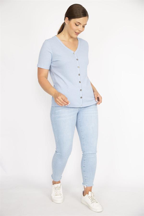 Kadın Mavi Büyük Beden V Yaka Ön Süs Düğmeli Kaşkorse Kumaş Kısa Kollu Bluz