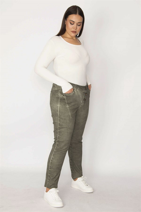 Pantalon pour femme en gabardine délavée kaki avec bonnets à boutons métalliques