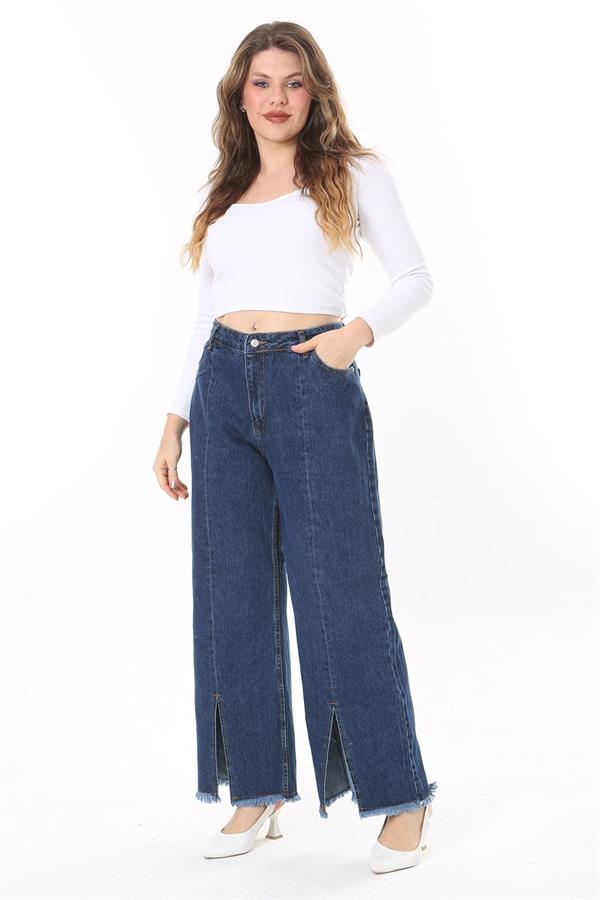Kadın Büyük Beden Lacivert Yıkama Efektli Kup Ve Yırtmaç Detaylı Kot Pantolon 65N38077