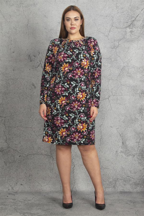 Kadın Siyah Zincir Aksesuarlı Yaka Detaylı Yan Büzgülü Elbise 65N19795