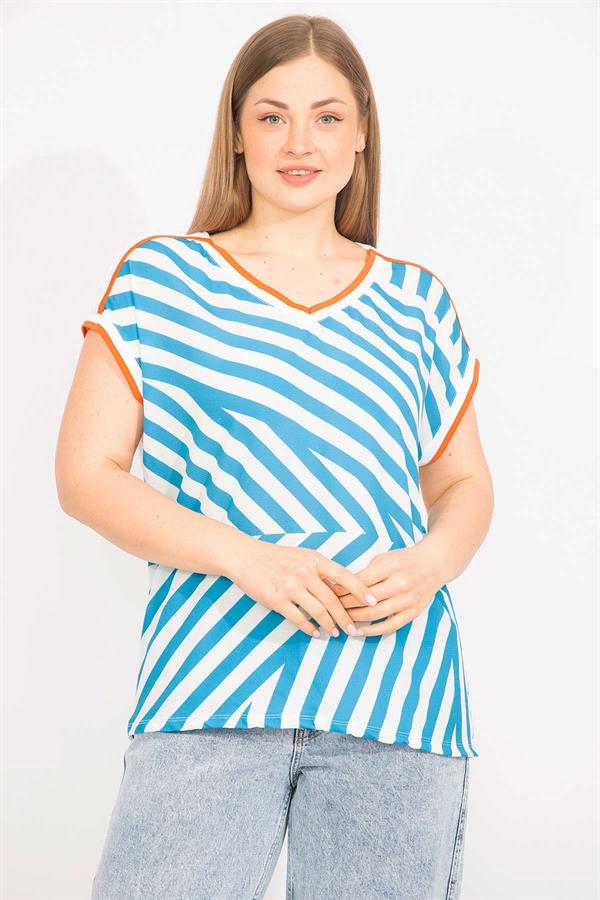 Kadın Turkuaz Büyük Beden Ön Çizgili V Yakalı Bluz 65N35709