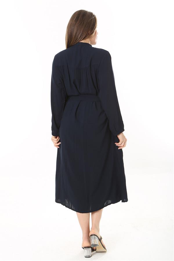 Kadın Lacivert Ön Düğmeli Roba Büzgülü Uzun Kuşaklı Elbise 65N37882