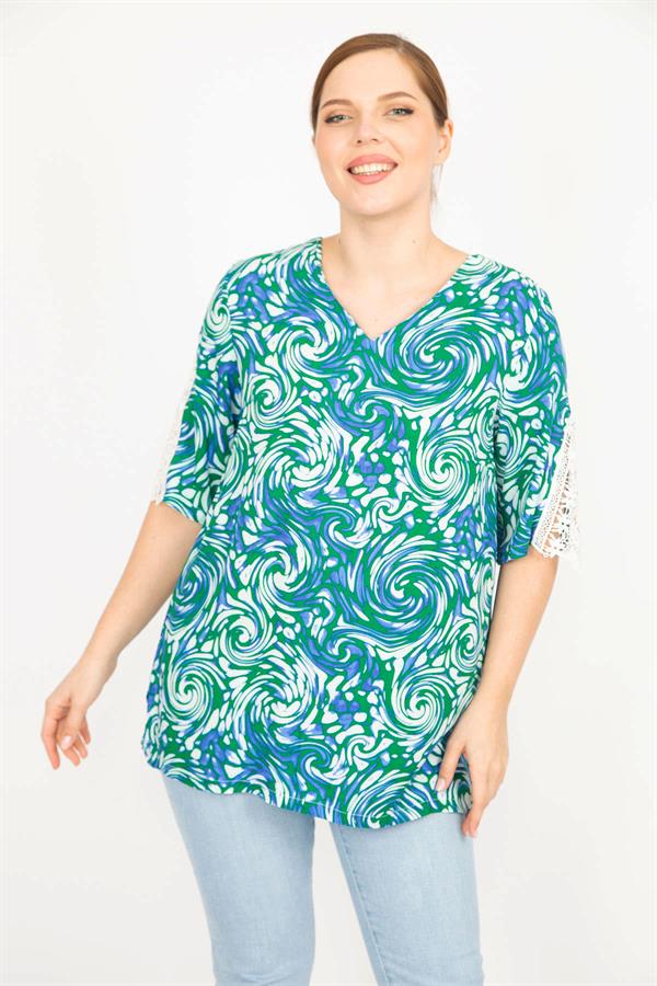 Kadın Mavi Büyük Beden Dokuma Viskon Kumaş Kolları Dantel Detaylı V Yakalı Bluz