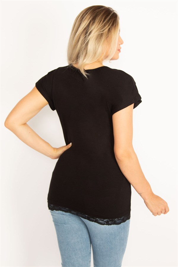 Kadın Pembe Yaka Ve Etek Ucu Dantel Detaylı Düşük Yakalı Bluz 65N34531