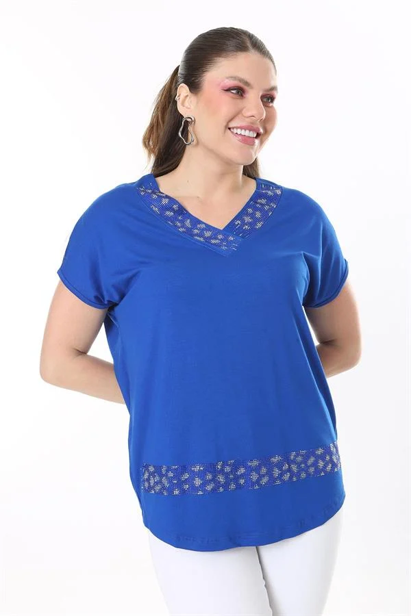 Kadın Büyük Beden Saks Taş Detaylı V Yakalı Kısa Kollu Bluz 65N37673