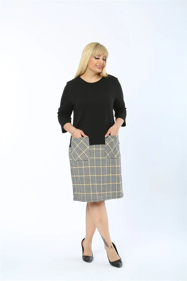 KADIN SİYAH ETEK KISMI EKOSE DESENLİ CEPLİ ELBİSE