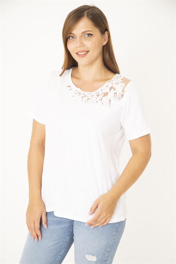 Kadın Büyük Beden Beyaz Pamuk Kumaş Dantel Detaylı Bluz 65N36937