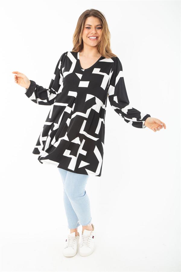 Kadın Büyük Beden Siyah Önü A Pileli V Yakalı Uzun Kollu Tunik 65N37437