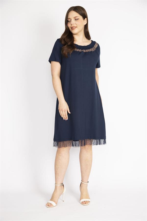 Kadın Lacivert Büyük Beden Yaka Ve Etek Ucu Tül Detaylı Yakası Lastikli Elbise
