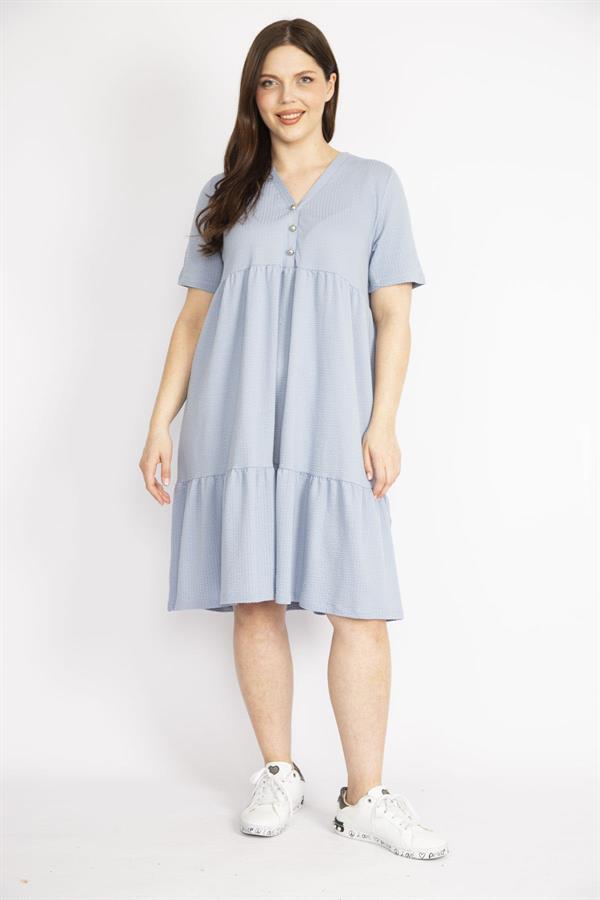 Kadın Bebe Mavisi Büyük Beden Ön Pat Düğmeli V Yakalı Katlı Elbise