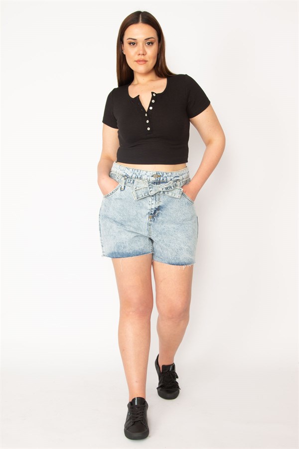KADIN MAVİ YIKAMA EFEKTLİ KUŞAKLI PAÇASI PİS DİKİŞLİ JEAN ŞORT