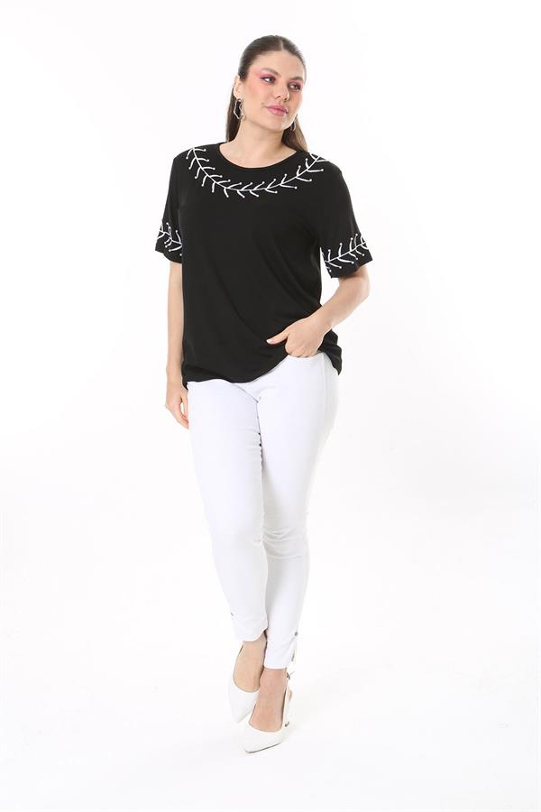 Kadın Büyük Beden Beyaz İnci Ve Nakış Detaylı Kısa Kollu Bluz 65N37677