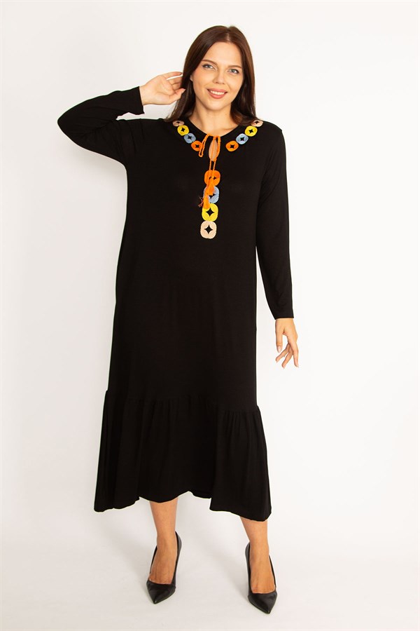 Kadın Siyah Nakış Detaylı Uzun Kollu Katlı Elbise 65N34608