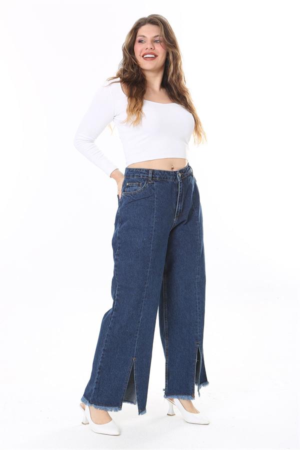 Kadın Büyük Beden Lacivert Yıkama Efektli Kup Ve Yırtmaç Detaylı Kot Pantolon 65N38077
