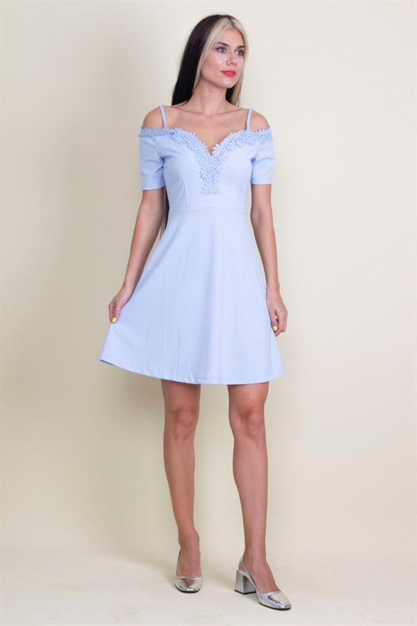 DANTEL DETAYLI ELBİSE