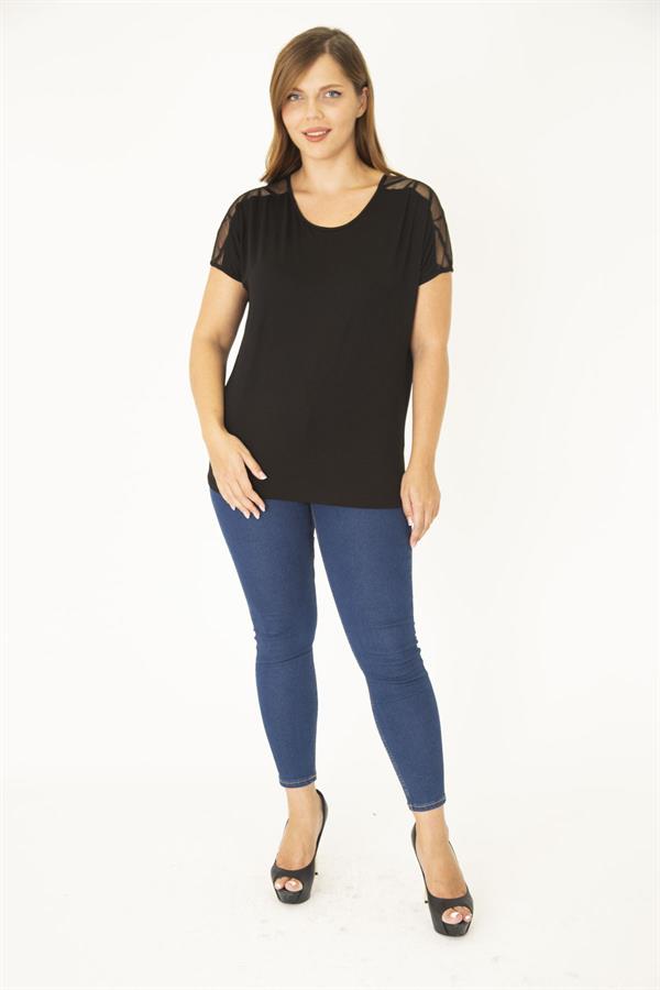 Kadın Büyük Beden Siyah Arka Robası Fermuar Ve Dantel Detaylı Bluz 65N36943