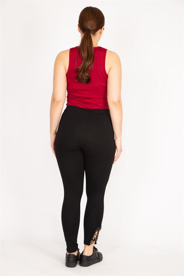 Kadın Siyah Büyük Beden Paçası Dantel Detaylı Toparlayıcı Tayt Pantolon