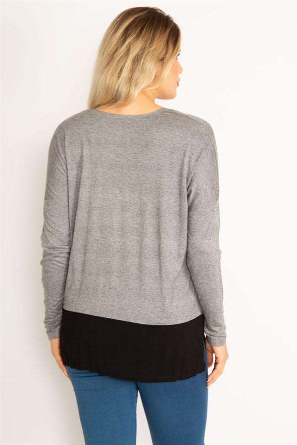 Kadın Gri Etek Ucu Garnili V Yakalı Bluz 65N34636