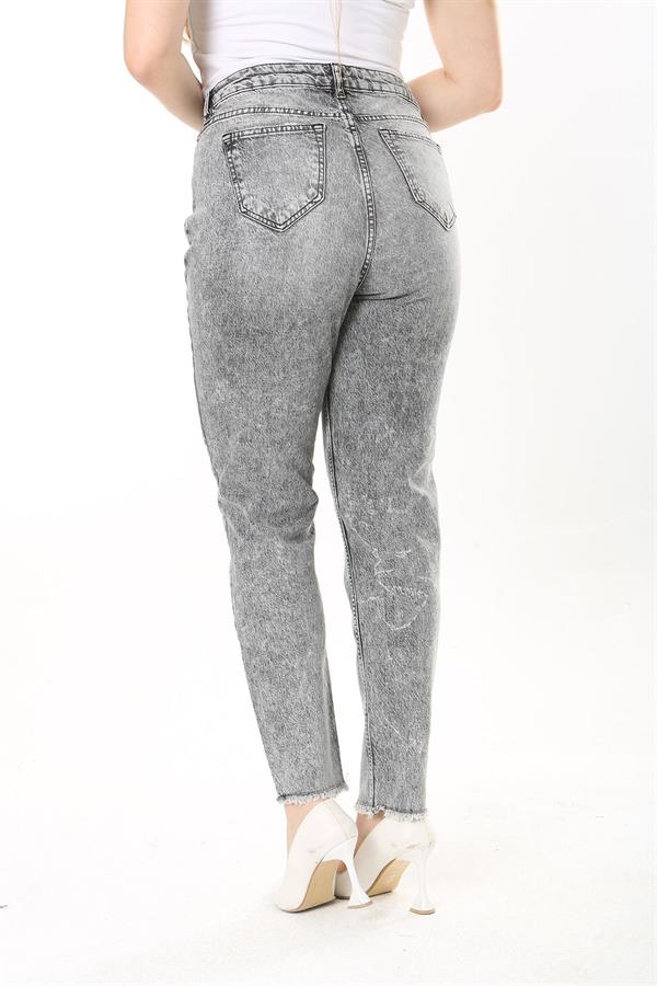 Kadın Büyük Beden Gri Yıkama Efektli Yırtık Detaylı Kot Pantolon 65N37915
