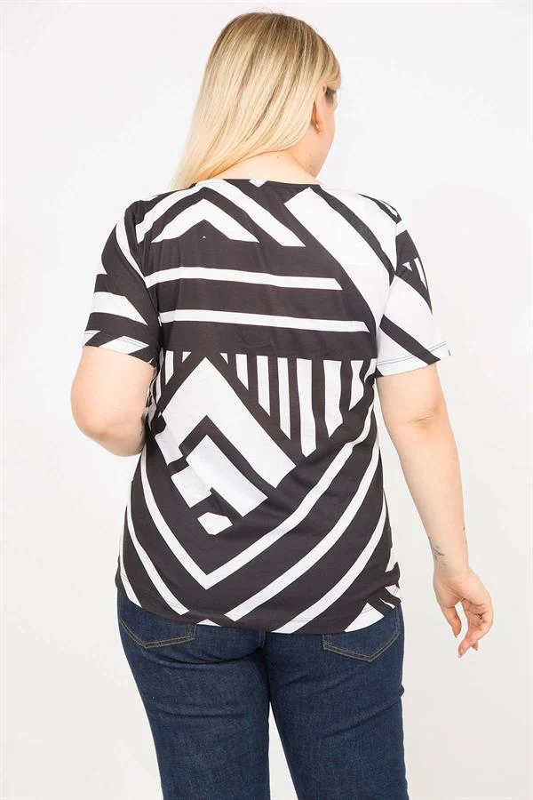Kadın Siyah Büyük Beden Bisiklet Yakalı Geometrik Desenli Kısa Kollu Bluz 65N35774