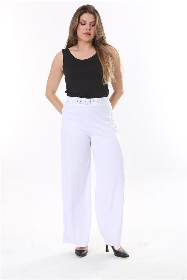 Kadın Büyük Beden Beyaz Kemer Aksesuarlı Geniş Paçalı Cepsiz Pantolon 65N37818