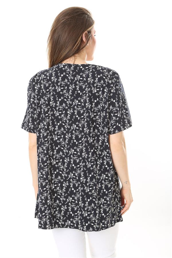 Kadın Büyük Beden Lacivert V Yakalı Çiçek Desenli Kısa Kol Bluz 65N37900