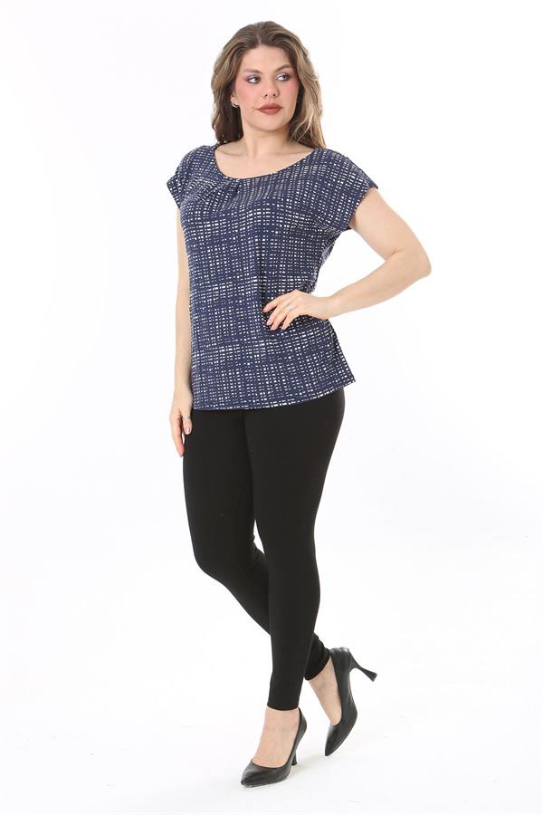 Kadın Büyük Beden Lacivert Bisiklet Yakalı Göğüs Pileli Bluz 65N38003