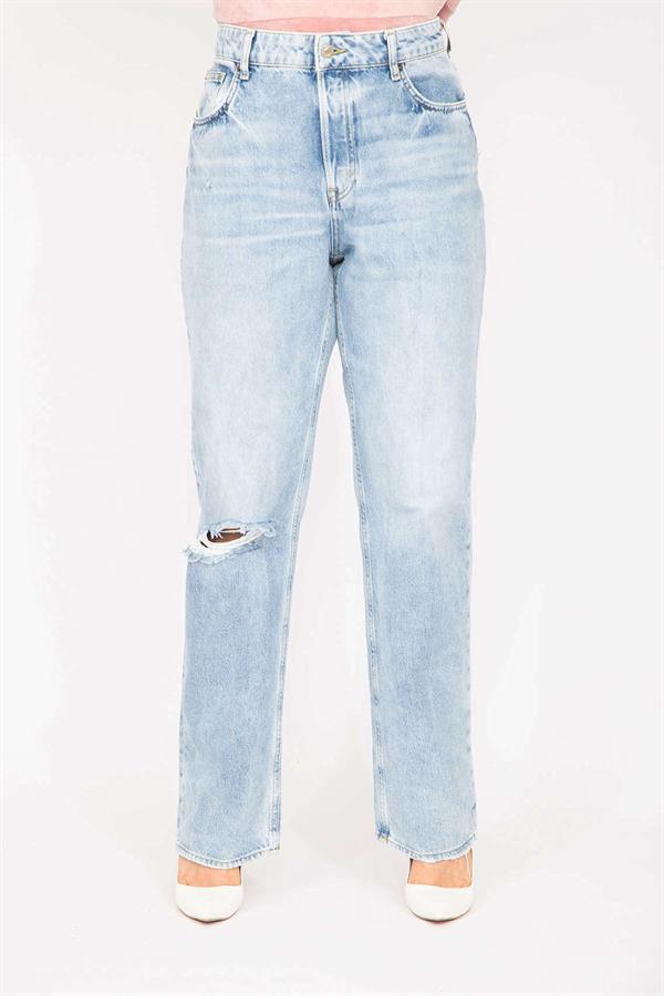 Kadın Büyük Beden Mavi Yıkama Efektli Yırtık Detaylı Yüksek Bel Kot Pantolon 65N37274