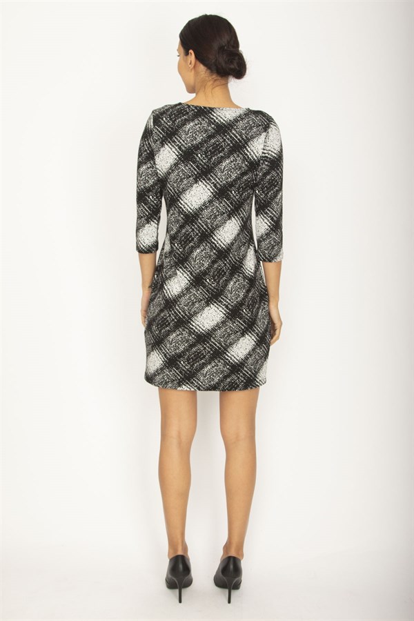 WOMEN'S BLACK CREW-NECK SLEEVE DRESS